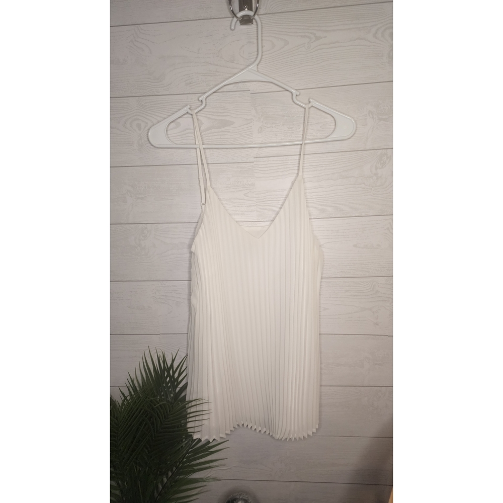 White pleated spagetti strap tank top